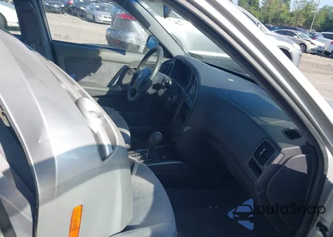 2004 Hyundai Elantra Gls/Gt from USA, damaged, VIN KMHDN46D64U883987